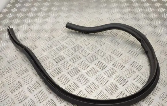 Audi A1 Engine compartment rubber 6R0823723A