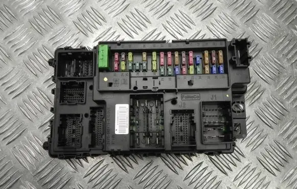 Ford Mondeo MK V Fuse box set FU5T15604BAJ K930