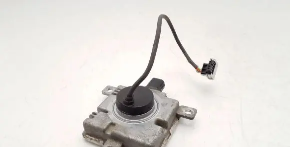 Honda CR-V Headlight ballast module Xenon W3T21571 D4R2000H