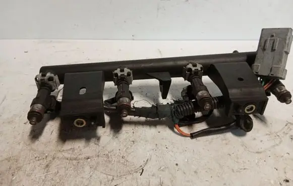 Peugeot 307 Fuel injector supply line/pipe 0280158057