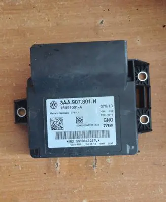 Volkswagen PASSAT B7 Hand brake control module 3AA907801H