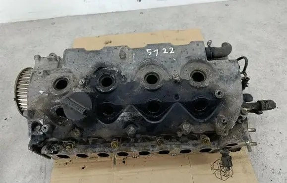 Toyota Avensis T250 Engine head 