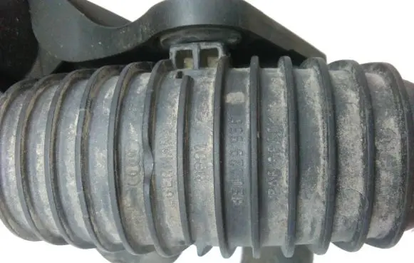 Audi Q5 SQ5 Intercooler hose/pipe 8K0145673M