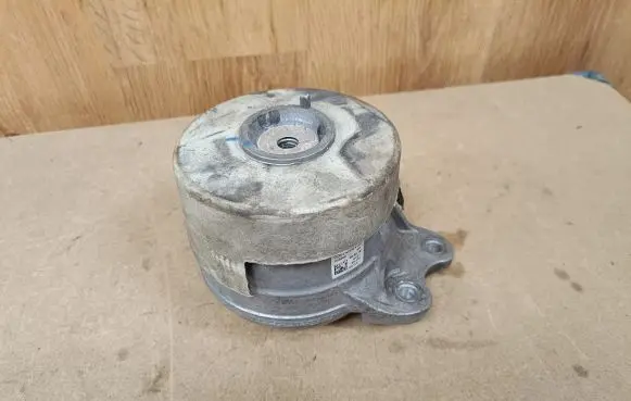 Mercedes-Benz C AMG W205 Engine mount bracket A2132402100