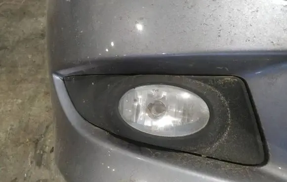 Mazda 3 I Front bumper lower grill 