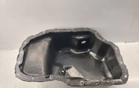 Toyota Avensis T250 Oil sump 121020R010