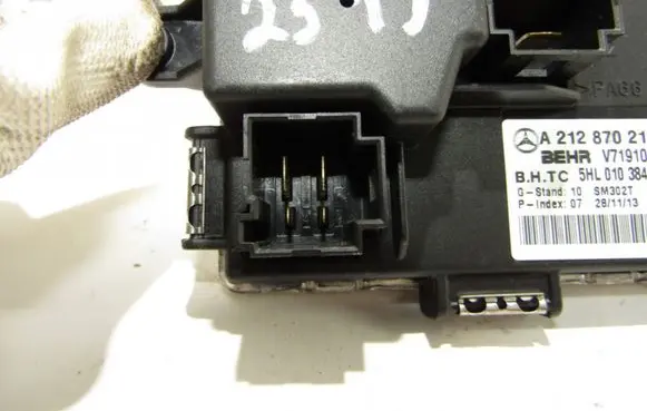 Mercedes-Benz C W204 Heater blower fan relay a2128702110