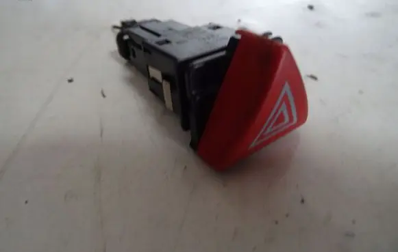 Audi A3 S3 A3 Sportback 8P Hazard light switch 8P0941509A