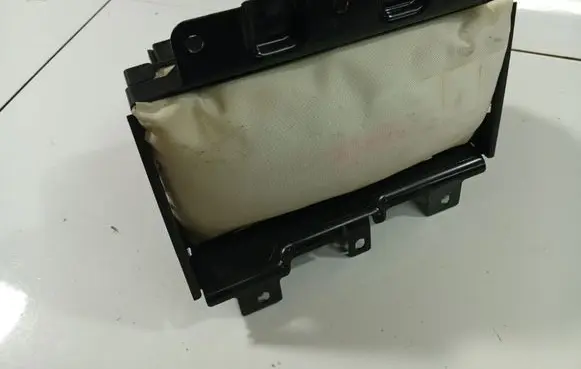 Hyundai Sonata Passenger airbag 845303K000