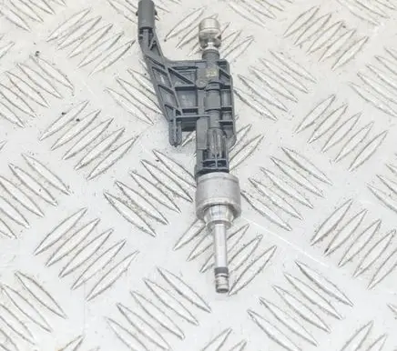 BMW X5 G05 Fuel injector 8656548 0261500437