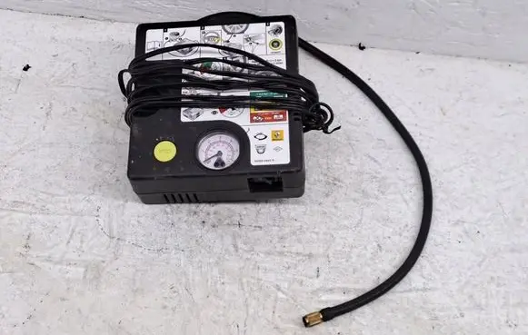 Renault Captur Tire air pump compressor 995656445R