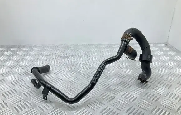 Volkswagen PASSAT B8 Engine coolant pipe/hose 04L121064T 04L122058D 04L121058AD
