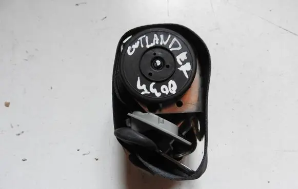 Mitsubishi Outlander Seat belt trim 4567y