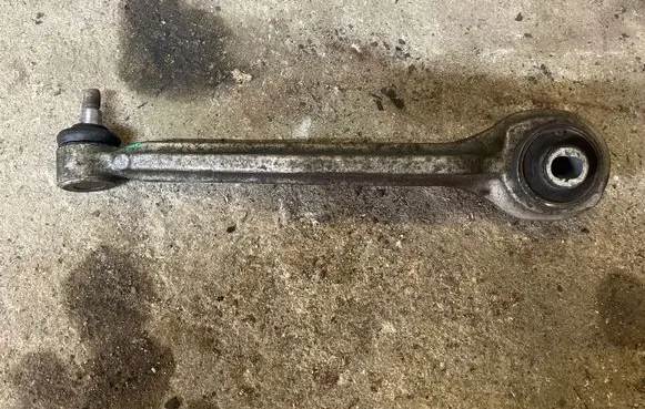Mercedes-Benz E W211 Front lower control arm/wishbone 21114