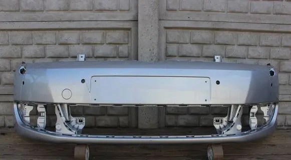 Volkswagen Golf Plus Front bumper 5M0807221N
