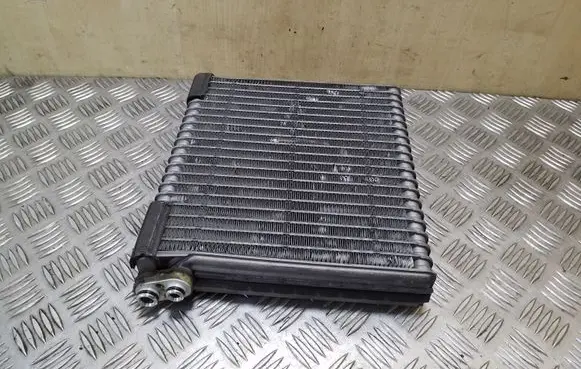 A/C cooling radiator (condenser)