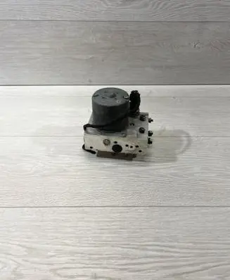 BMW 5 E39 ABS Pump 6758969