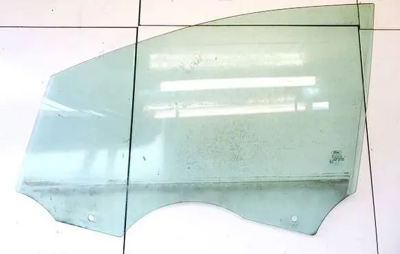 Ford Grand C-MAX Front door window glass four-door DOT682AS2M3240