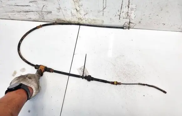 Mitsubishi Outlander Handbrake/parking brake wiring cable 
