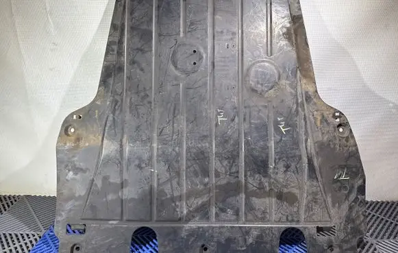 Renault Zoe Engine splash shield/under tray 8200540585