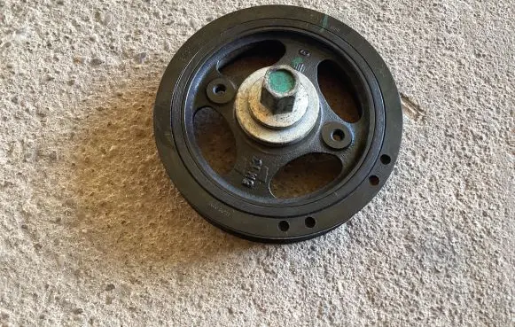 Toyota RAV 4 (XA30) Crankshaft pulley 134080R011