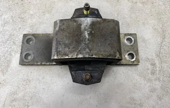 Infiniti FX Gearbox mount 11320CG205 CG205