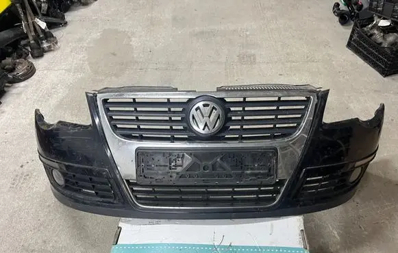 Volkswagen PASSAT B6 Front bumper 3c0807221
