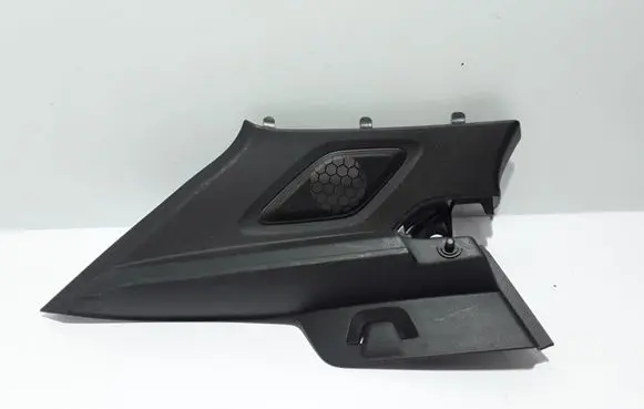 Volvo XC40 Tailgate/trunk side cover trim 32244154