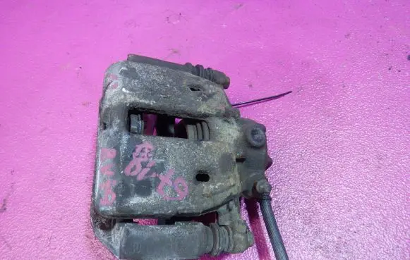 Mitsubishi Colt CZ3 Front brake caliper