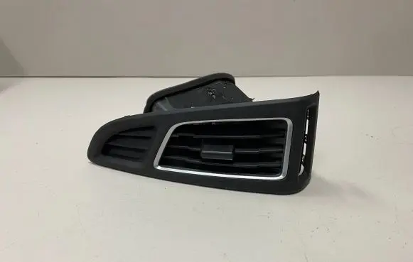 Ford Focus Dashboard side air vent grill/cover trim BM51018B09