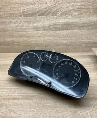 Volkswagen PASSAT B5 Speedometer (instrument cluster) 3B0920827A 3B1919860C
