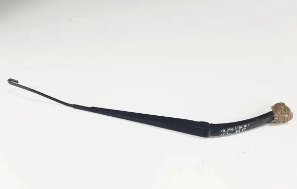 Nissan Qashqai Front wiper blade arm