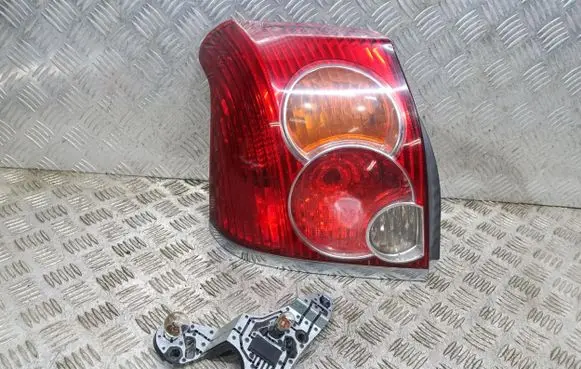 Toyota Avensis Verso Rear/tail lights