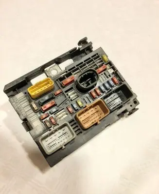 Citroen C5 Fuse box set 9675877980