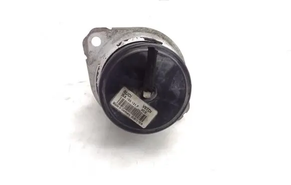 Engine mount bracket