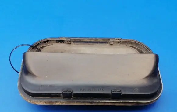 Mercedes-Benz B W245 Quarter panel pressure vent A1698310144