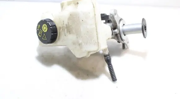 Master brake cylinder