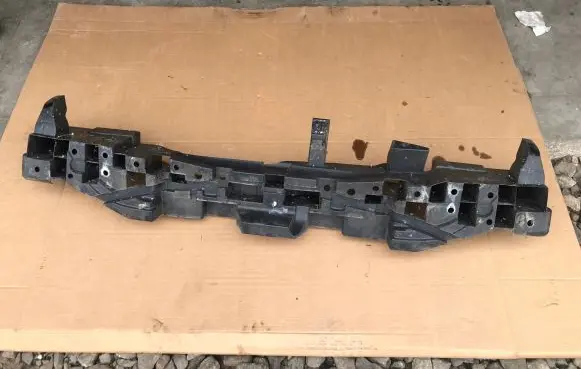 Renault Twingo II Rear bumper mounting bracket