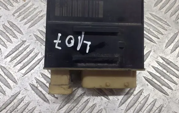 Peugeot 407 Window wiper relay 9662570880