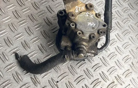 BMW X5 E53 Power steering pump 96204 7508865