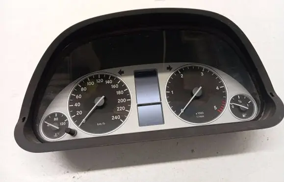 Mercedes-Benz A W168 Speedometer (instrument cluster) 1031098110