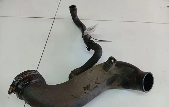 Opel Zafira B Air intake hose/pipe 55352733