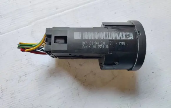 Volkswagen PASSAT B5 Light switch 1c0941531