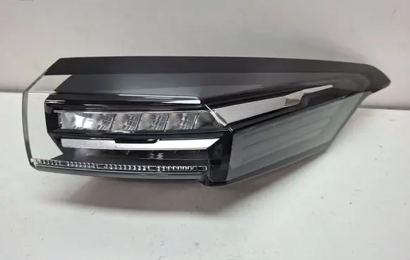 Peugeot 308 Rear/tail lights S27639814 9835299280