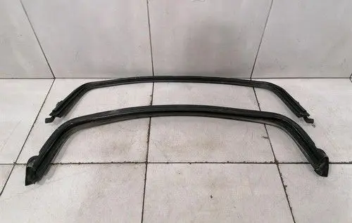 Ferrari FF Rear door rubber seal (on body) 82201100
