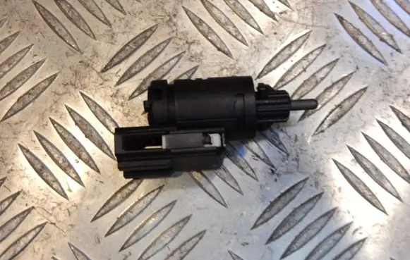 Audi A6 S6 C6 4F Brake pedal sensor switch 3B0945511C 43213