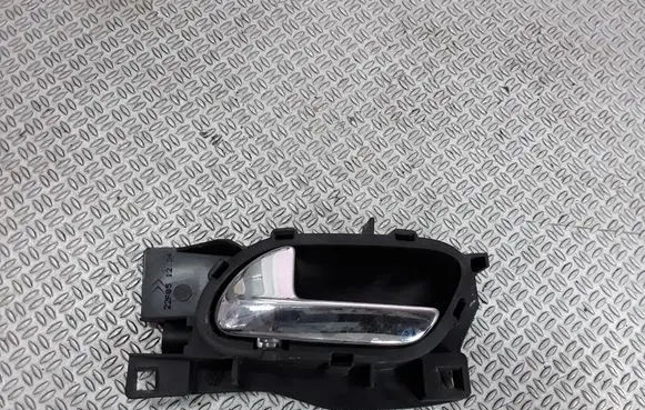 Peugeot 407 Front door interior handle