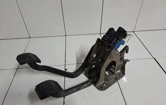 Ford Transit - Tourneo Connect Pedal assembly 
