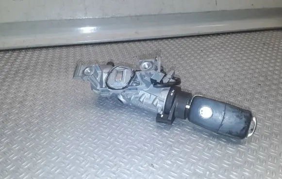 Volkswagen Touran I Ignition lock 1K0905851B