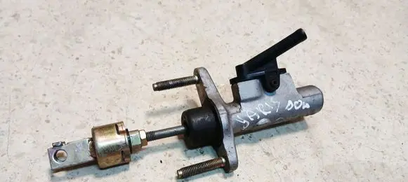 Toyota Yaris Clutch master cylinder AISIN58
